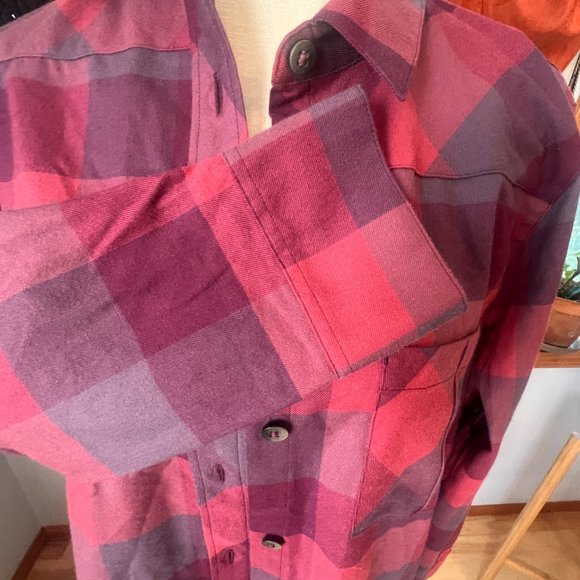 Under Armour Shirt - Picture 4 of 7